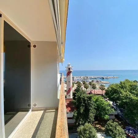 El Faro Beachfront By Kura Homes Апартаменты *