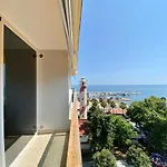 El Faro Beachfront By Kura Homes Apartamento *
